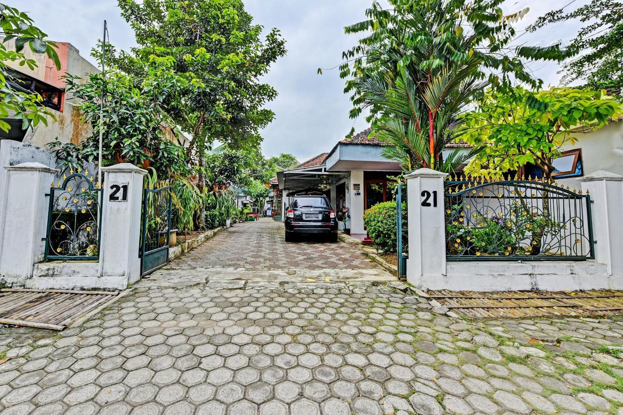 Spot On 91372 Wisma Bulin Purwokerto Esterno foto