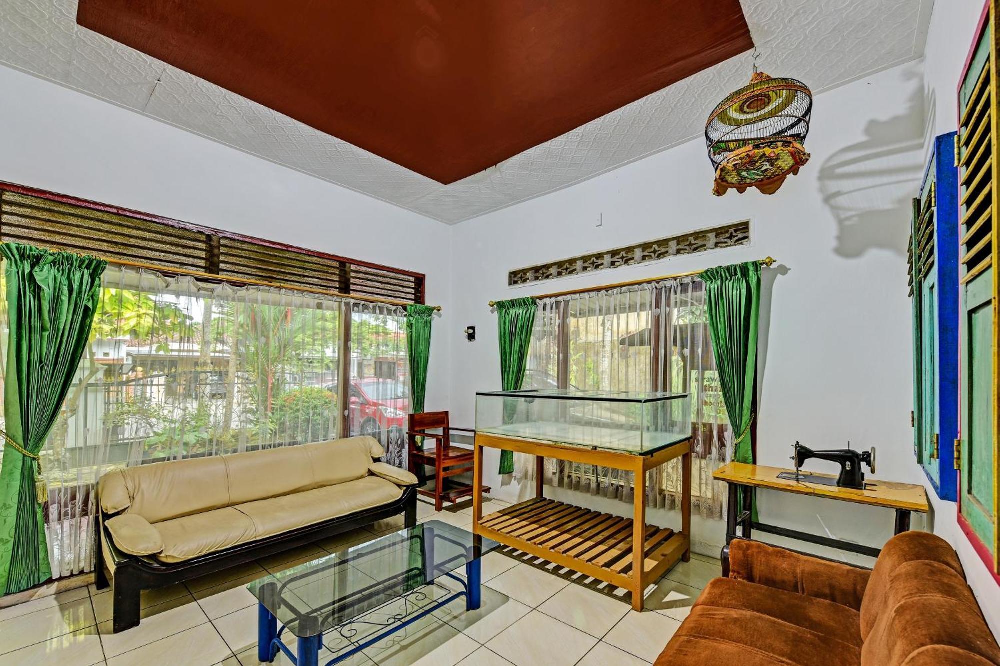 Spot On 91372 Wisma Bulin Purwokerto Esterno foto