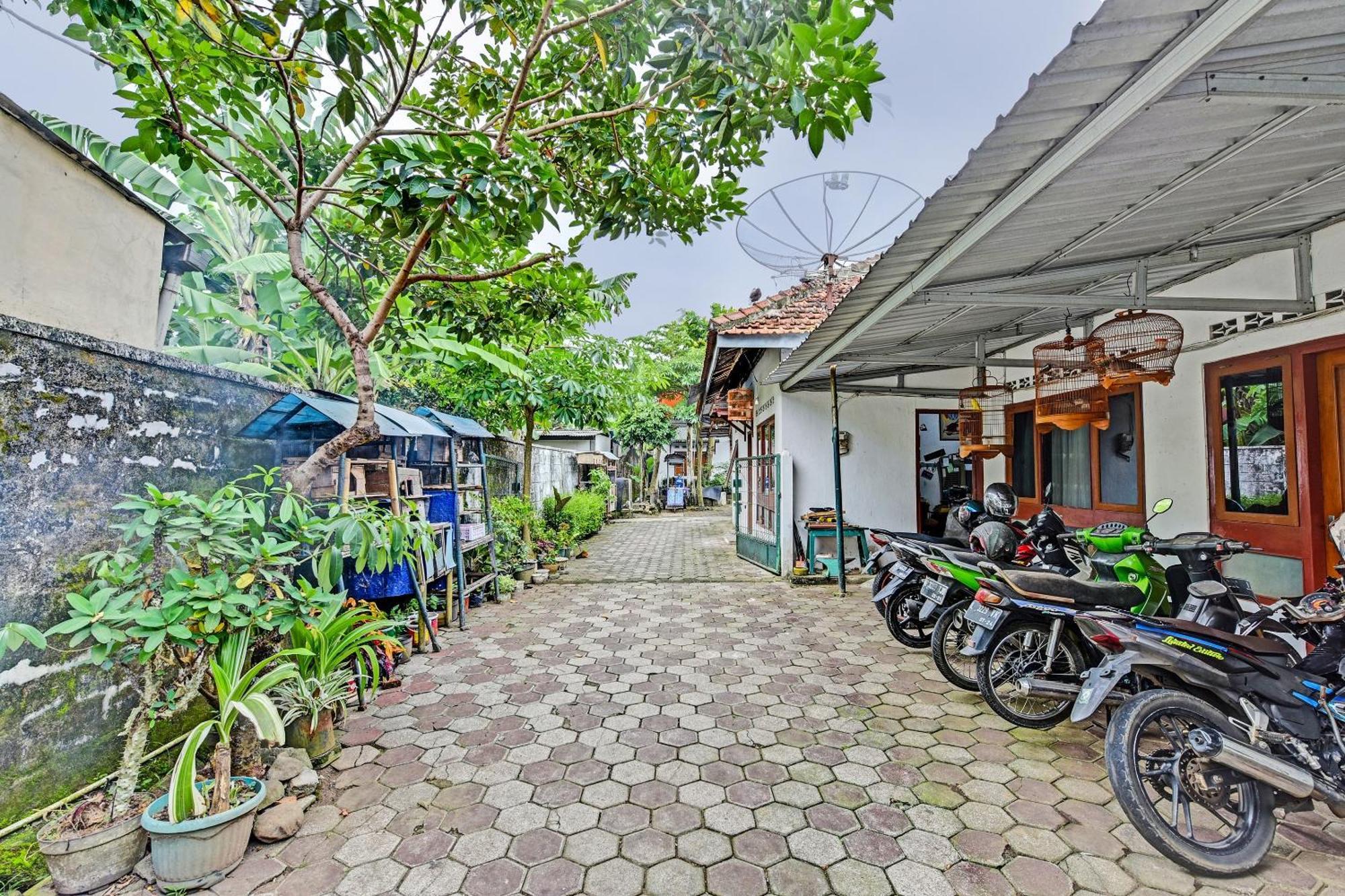Spot On 91372 Wisma Bulin Purwokerto Esterno foto